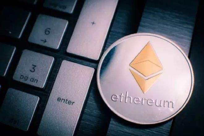 ETH因美联储加息和利率前景而重新定位2,000美元