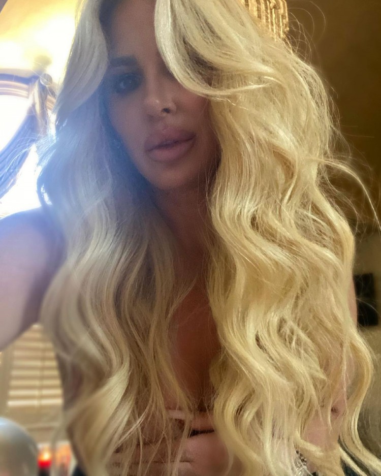 克罗伊比尔曼KROYBIERMANN否认偏执狂金佐尔西亚克KIMZOLCIAK声称他向媒体泄露信息声称RHOA校友H