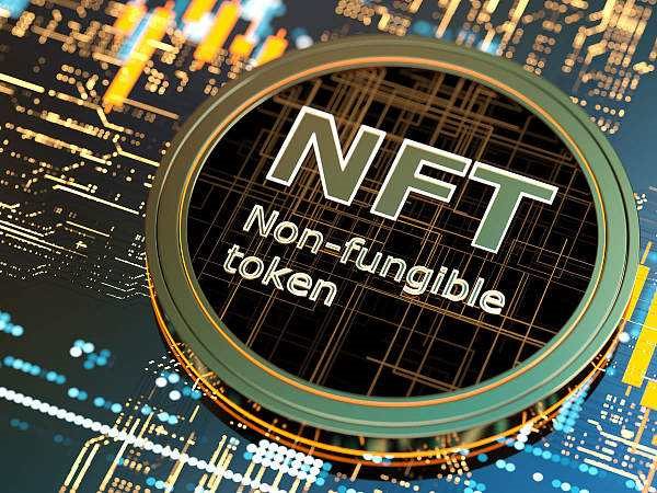 Bitcoin ETF Net Outflow Continues: $300M in Outflows, Grayscale Loses 5,900 BTC, and BlackRock Purch